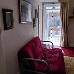 170 Victoria Road - 1 Bed Ground Floor Flat